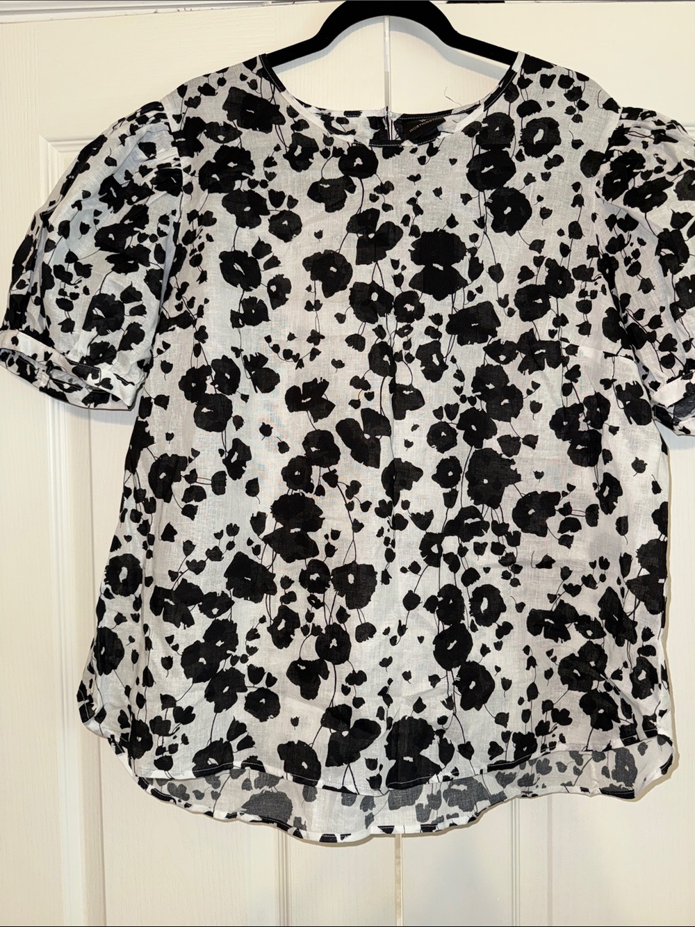 Worthington Black and White Floral Puff-Sleeve Blouse